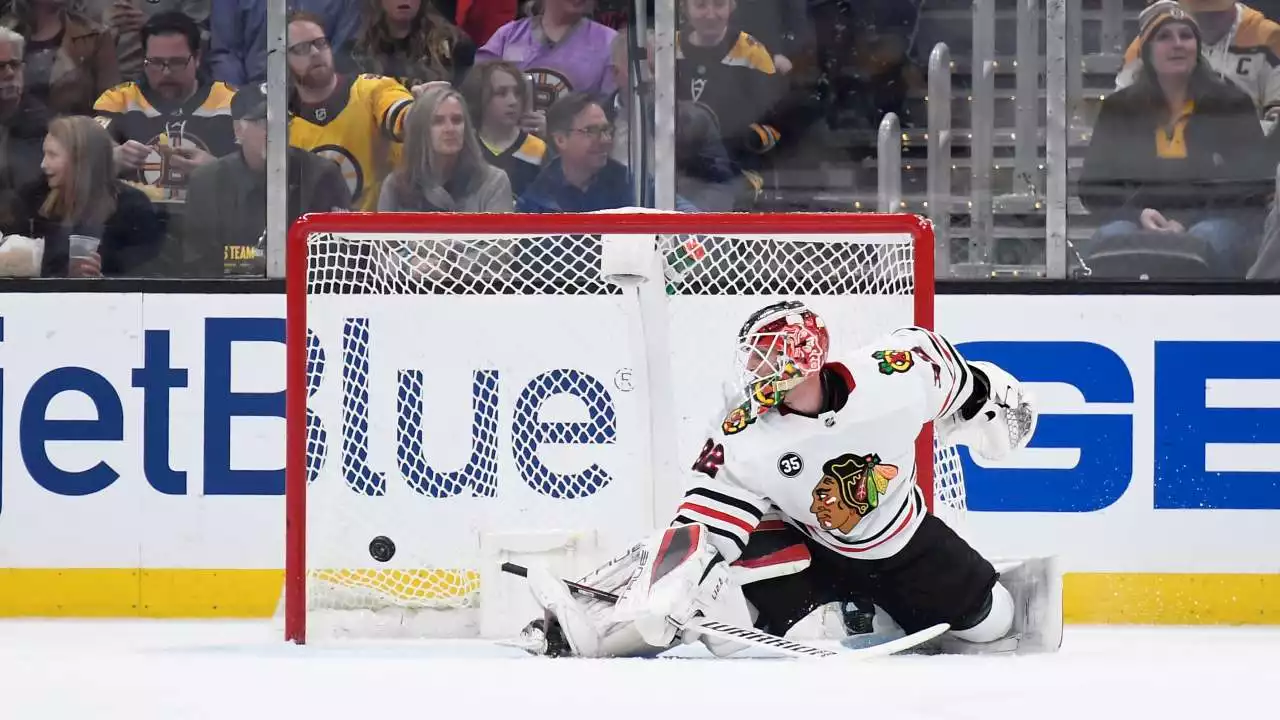 10 Observations: Blackhawks Lose to Bruins With 17 Seconds Left in Regulation