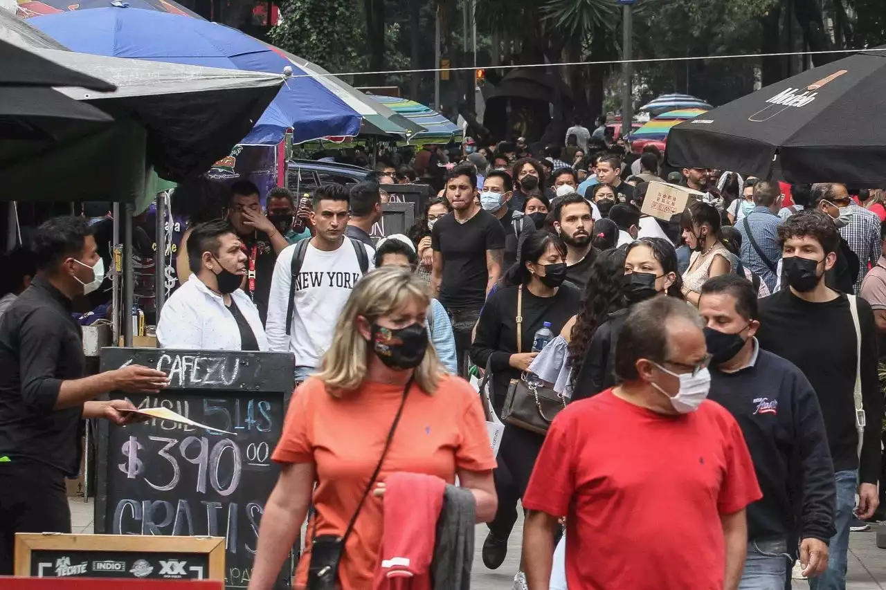 CDMX sigue en semáforo verde por COVID-19, con mínimos históricos en contagios