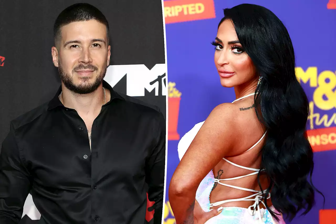 Vinny Guadagnino 'would rather jump off' balcony than date Angelina Pivarnick