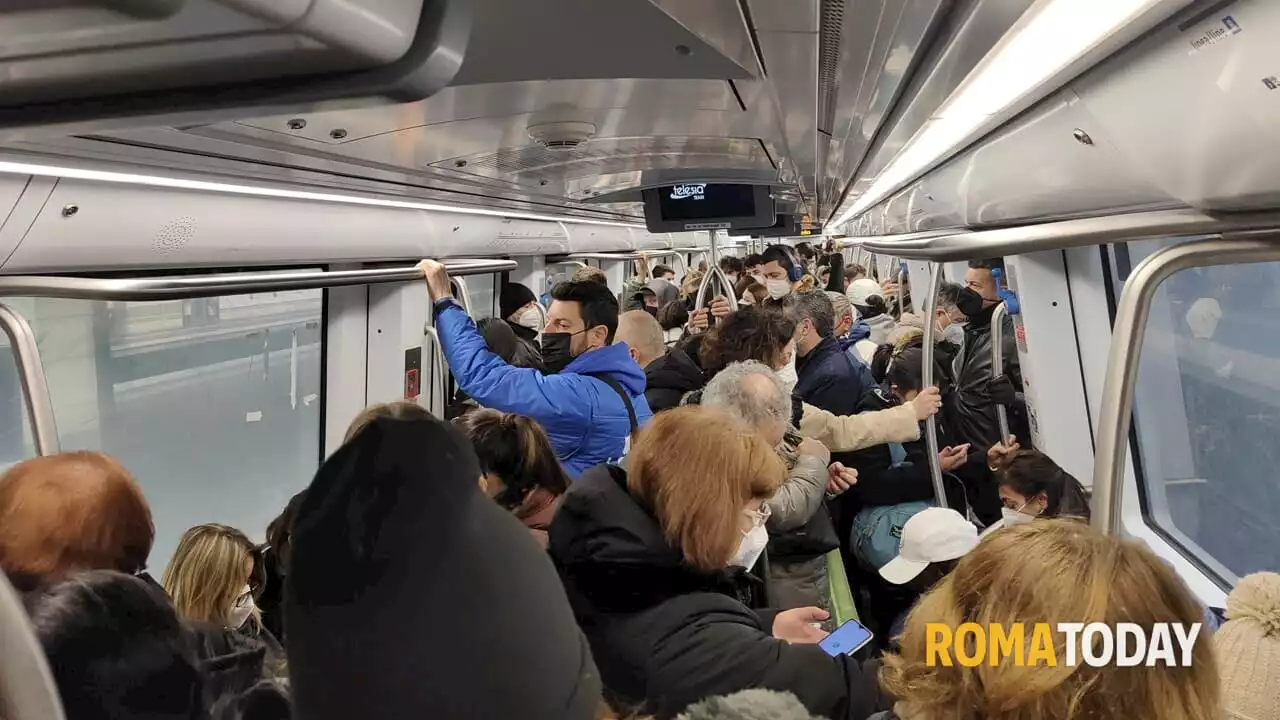 La linea B1 chiusa anche oggi: la metro di Roma è nel caos