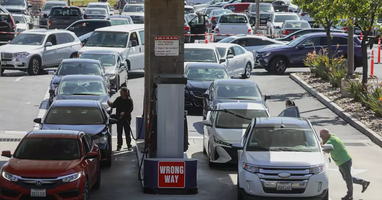 For subscribers: The hunt for $5.299-a-gallon gas: San Diegans queue up at Costco as prices continue to surge