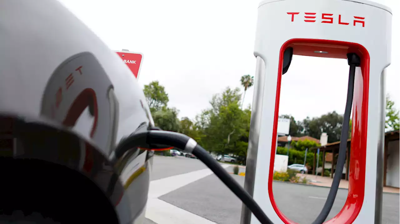 Musk's plan for Tesla-built batteries has an acceleration challenge