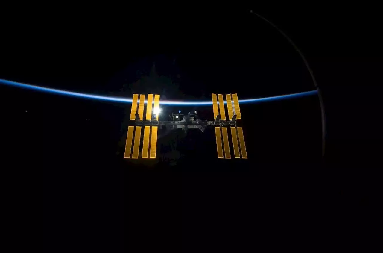 Russian Space Agency Tweets a Bizarre Video Showing the Russian Modules Detaching From ISS - Universe Today