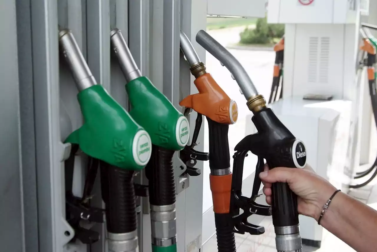 Francia, dal 1 aprile sconto sul carburante