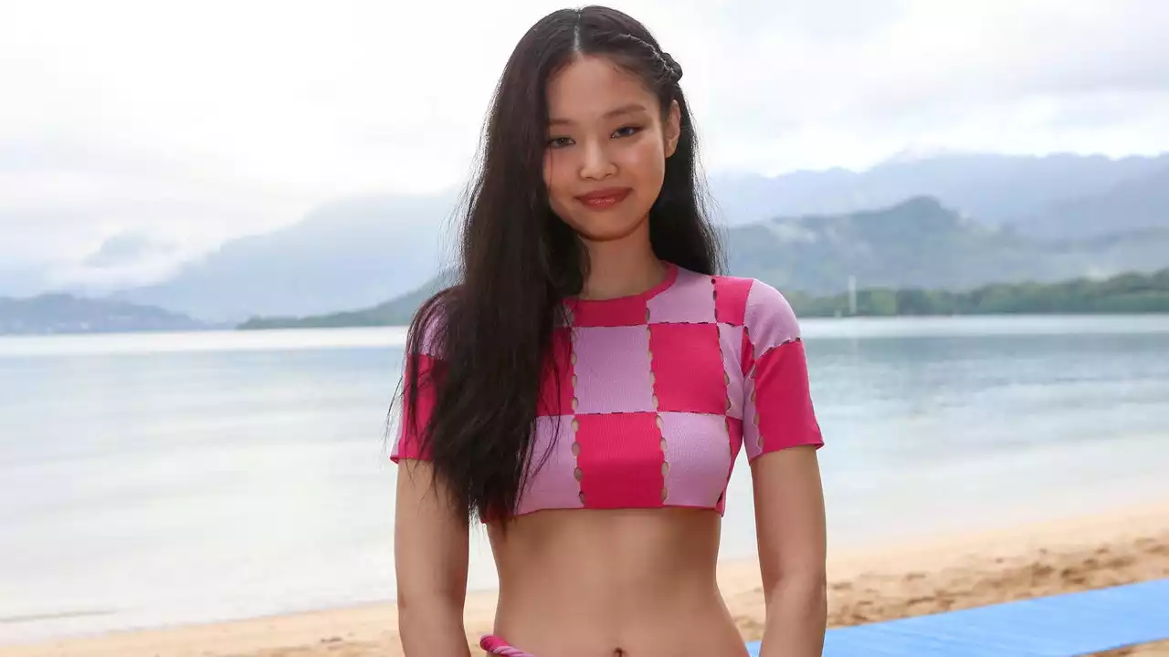 Blackpink’s Jennie Had The Best Time At Jacquemus’s Hawaii Show