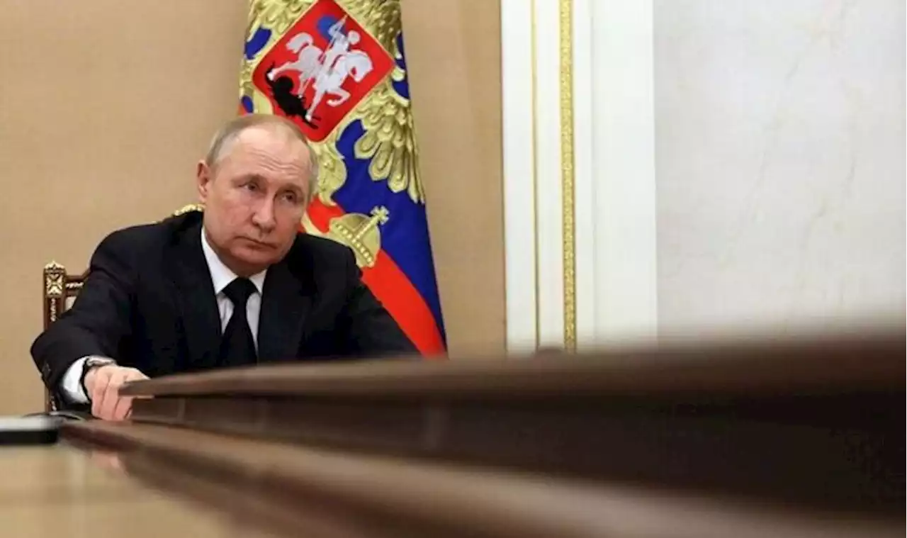 Kremlin coup could oust Putin warns ex-Russian minister - ‘To the grave or retirement’