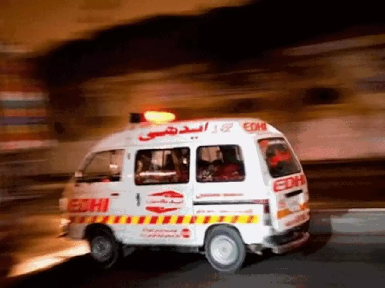 چاغی میں خطرناک ٹریفک حادثے میں 5 افراد جاں بحق - ایکسپریس اردو
