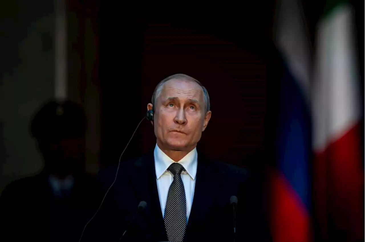 Why Some Say Putin Is Happy His Oligarchs Are Getting Sanctioned