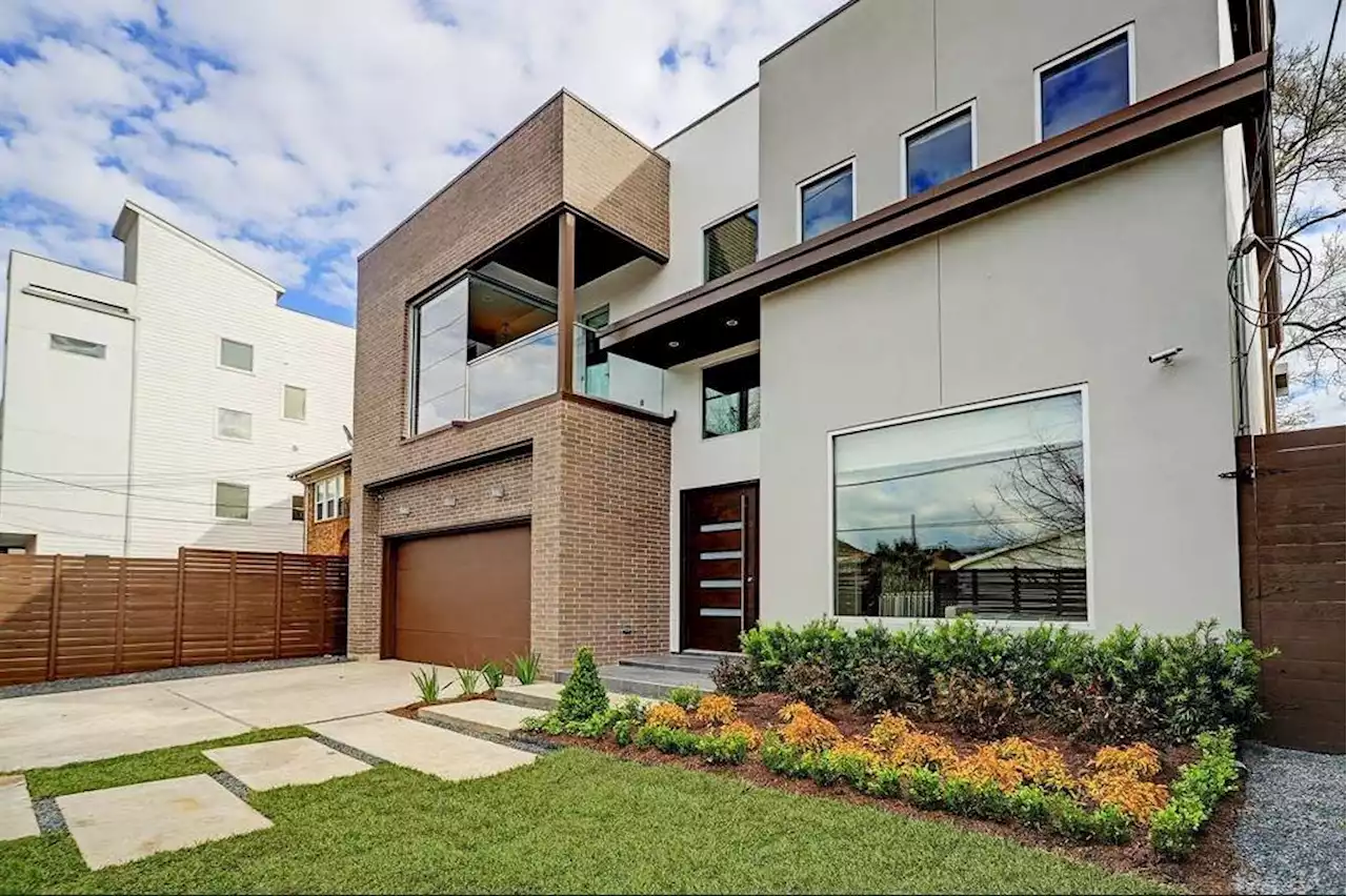 Carlos Correa's Montrose home hits market for $1.6M, as Astros star tests free agency