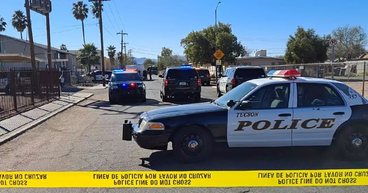 SWAT called to carjacking-turned barricaded situation, apartments in area evacuated