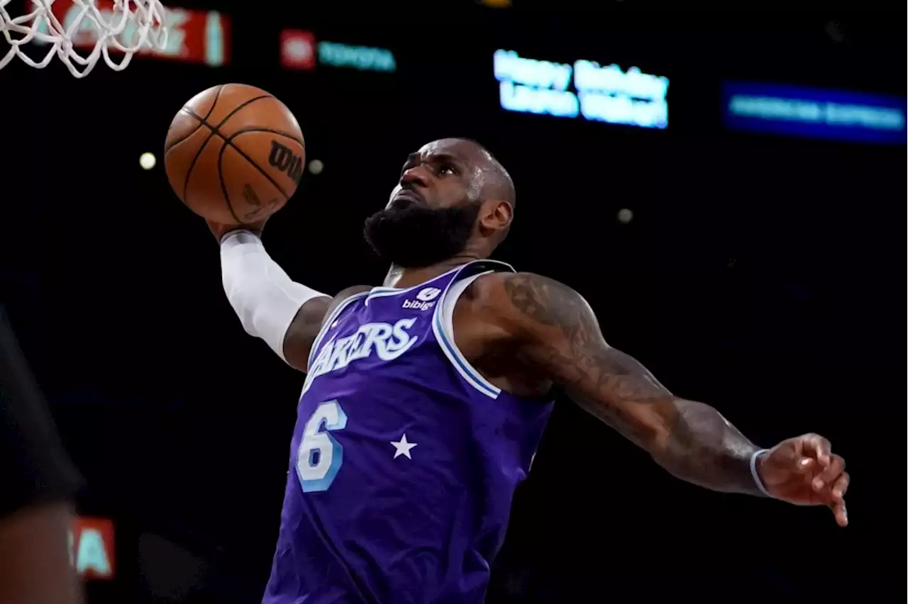 LeBron James scores 50 as Lakers romp against Wizards