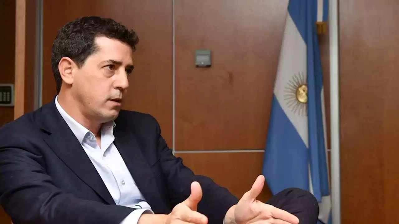 Wado de Pedro repudió los piedrazos contra el despacho de Cristina Kirchner | El ministro del Interior calificó lo ocurrido como 'atentado'