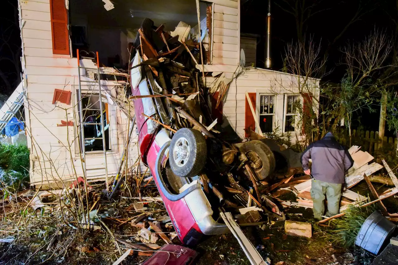 Drunken driver was going 100 mph before crashing into house, killing passenger: police