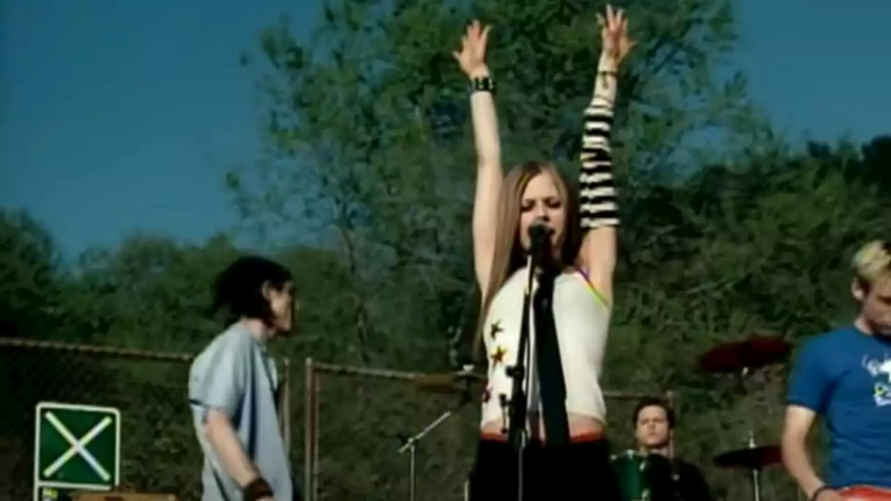 Feel old yet? Avril Lavigne marks 20th anniversary of 'Complicated'