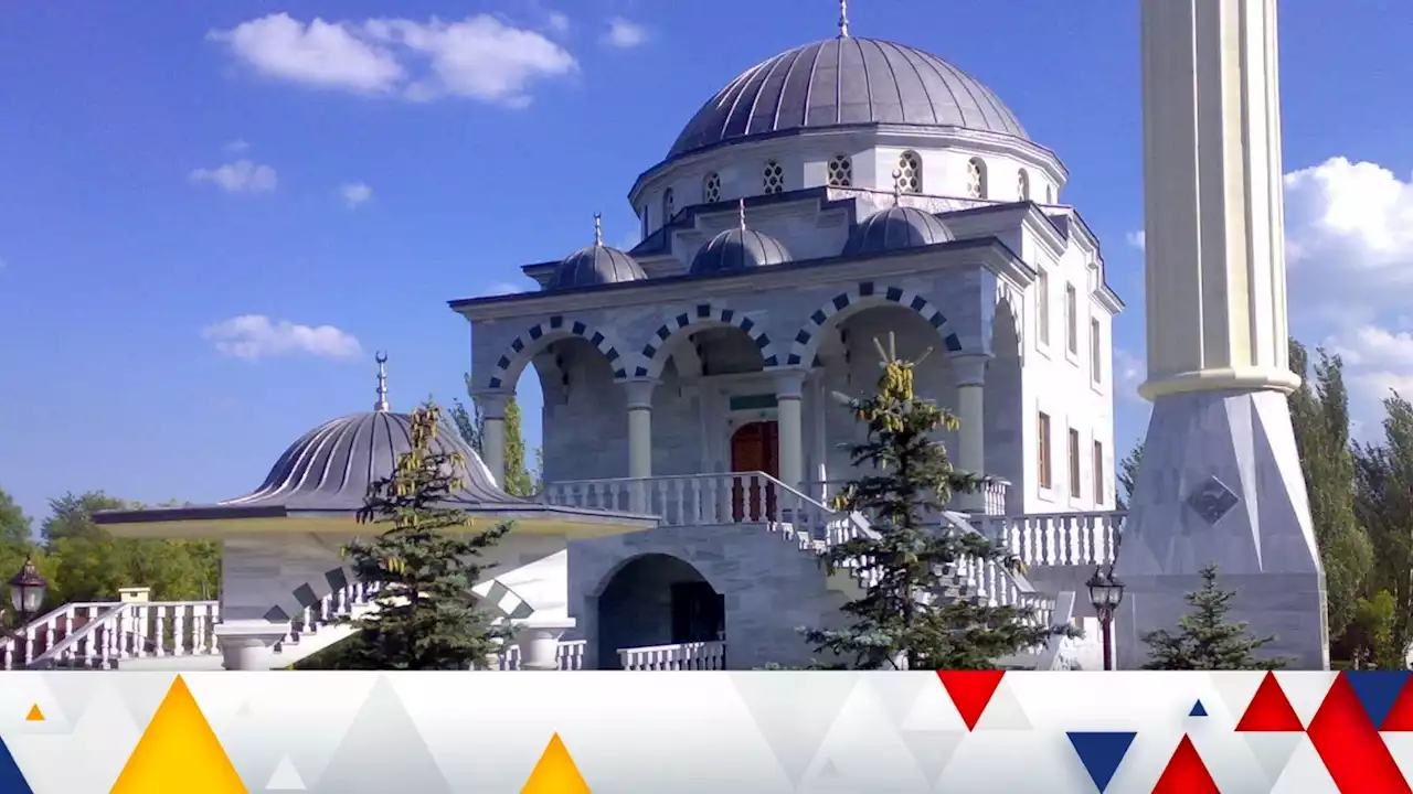 Ukraine war: Russia shells Mariupol mosque where 'dozens of people were sheltering' from fighting