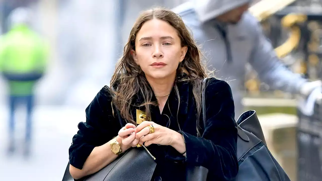 Mary-Kate Olsen Banishes the Mini-Bag Once and for All