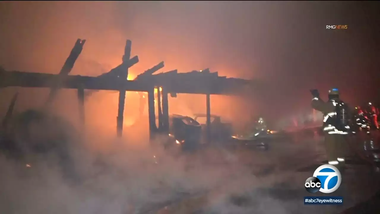 Carport fire destroys several cars in Thousand Oaks, 1 person detained on suspicion of arson