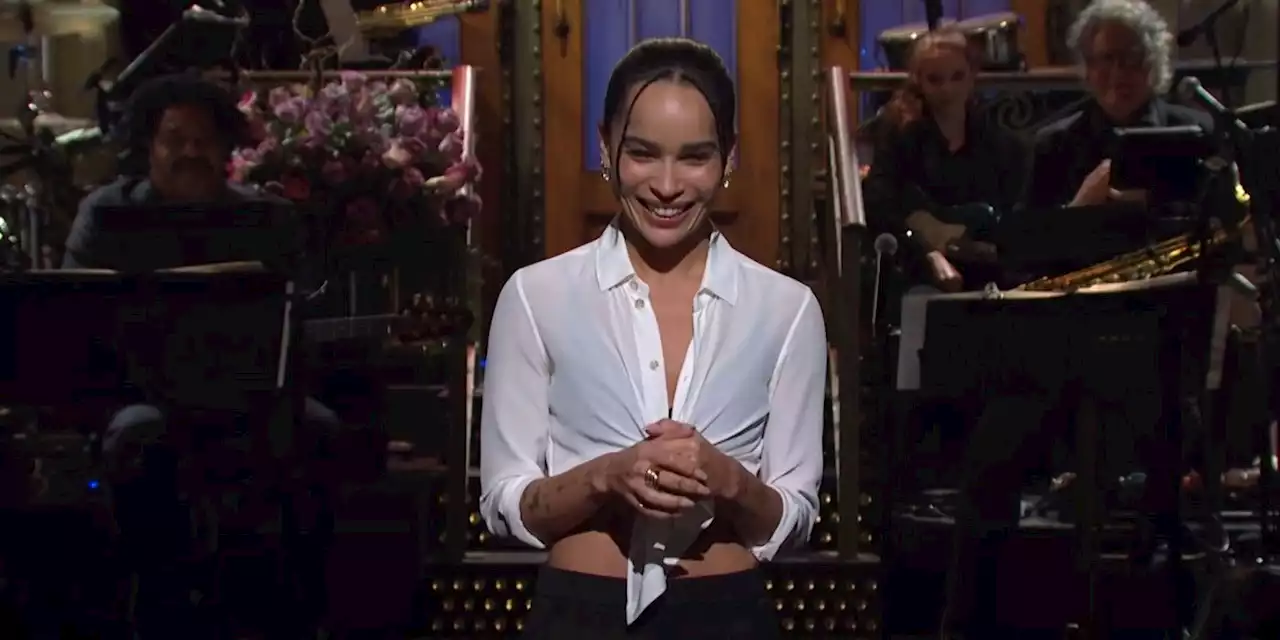 'SNL': Zoë Kravitz Has a Thing About Stray Kate McKinnons & Aidy Bryants in Catwomen-Filled Monologue