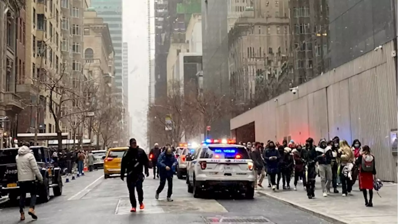 2 people in stable condition after stabbing at MoMA: New York police