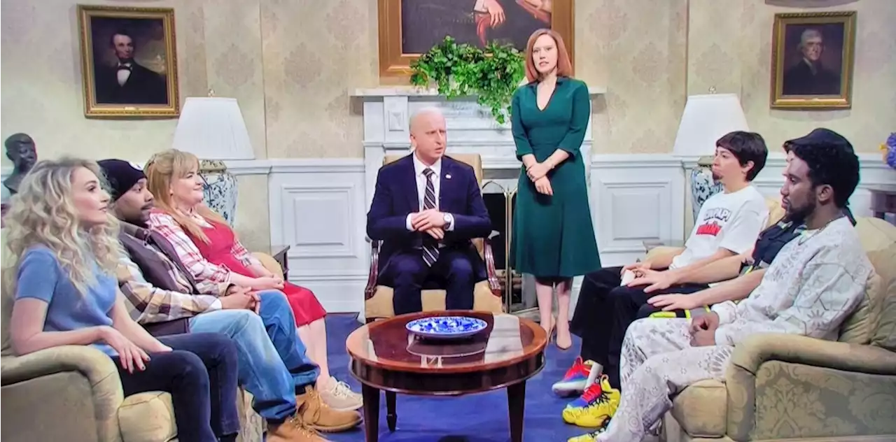 ‘SNL’s Joe Biden’s TikTok Influencers Ukraine War Briefing Cold Open Saved By A Plunger, Seriously