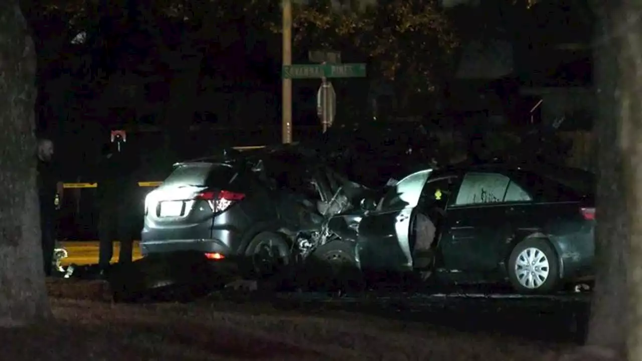 1 dead, several others seriously injured in multi-vehicle crash in west Harris County