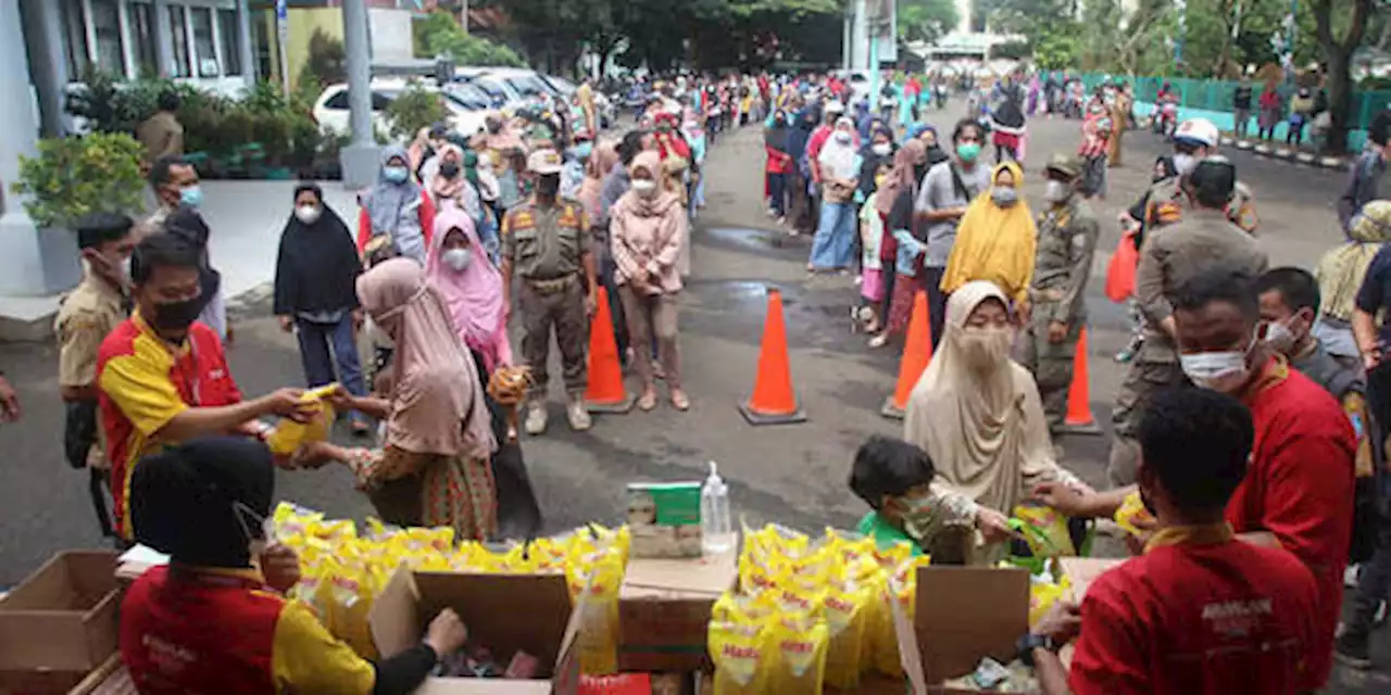 Rakyat Mati Antre Minyak Goreng: Makzulkan Presiden Jokowi Segera!