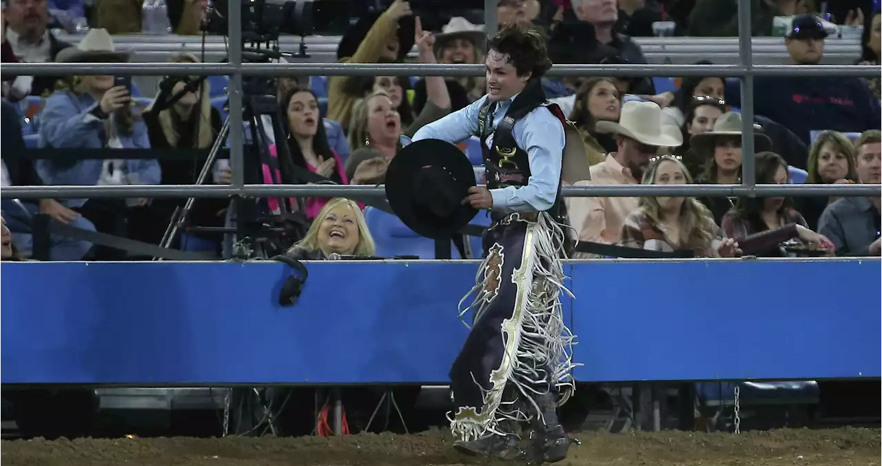 Cole Reiner wins bareback title at RodeoHouston Super Shootout