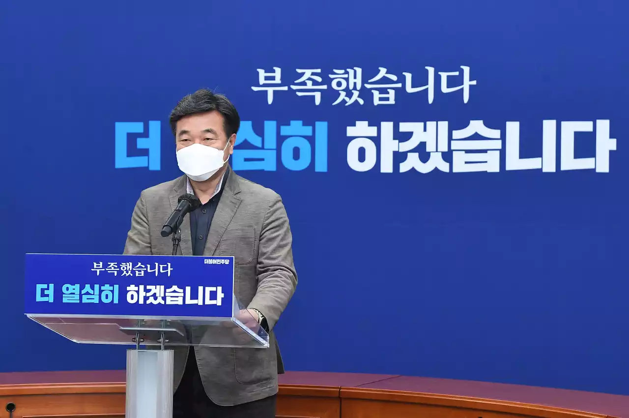 박지현 앞세운 민주당 비대위··· 윤호중 위원장 체제 반발로 '삐그덕'