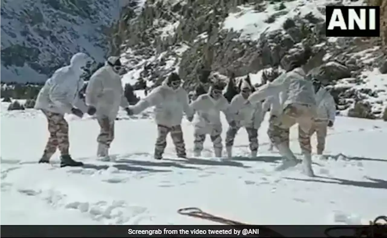 देखें VIDEO : हिमाचल प्रदेश में ITBP के जवानों ने बर्फ के बीच कुछ इस तरीके से खेली कबड्डी