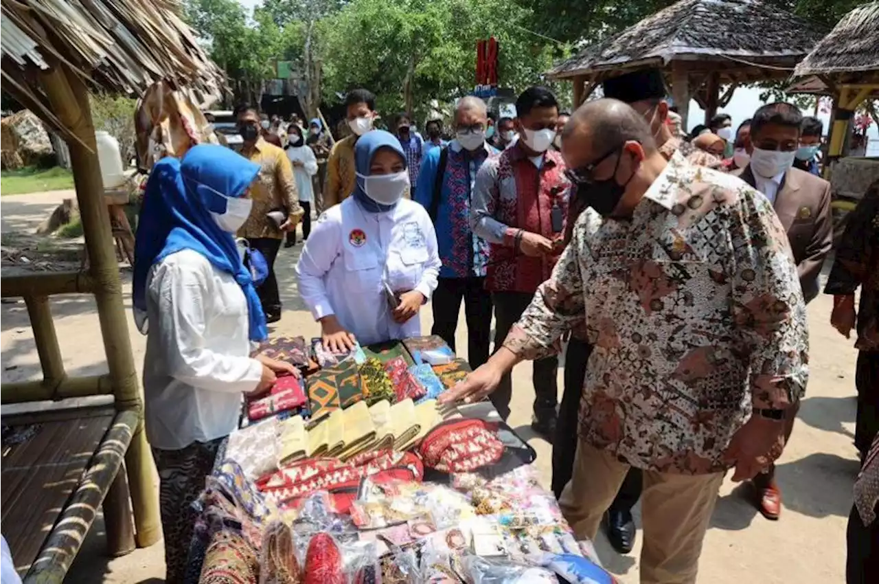 Tekan Kemiskinan, Ketua DPD Usul Pemberdayaan Desa Dipercepat