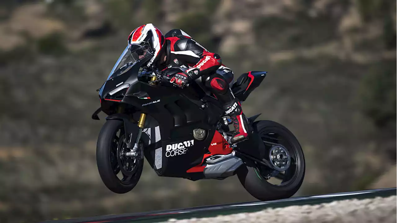 2023 Ducati Panigale V4 SP2 packs 228 hp and a lot of racing hardware