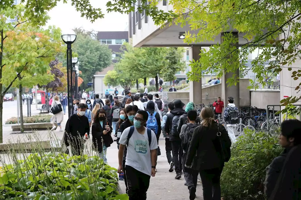 Ontario universities to keep mask mandates in place until end of term