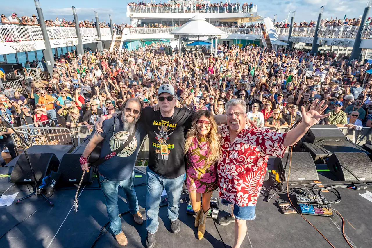 Six days at sea with 1,200 Outlaw Country fans, two years into a pandemic