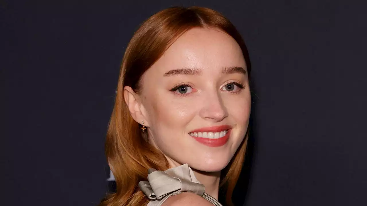 How Phoebe Dynevor Wards Off Dry Skin and Breakouts From All That TV Makeup