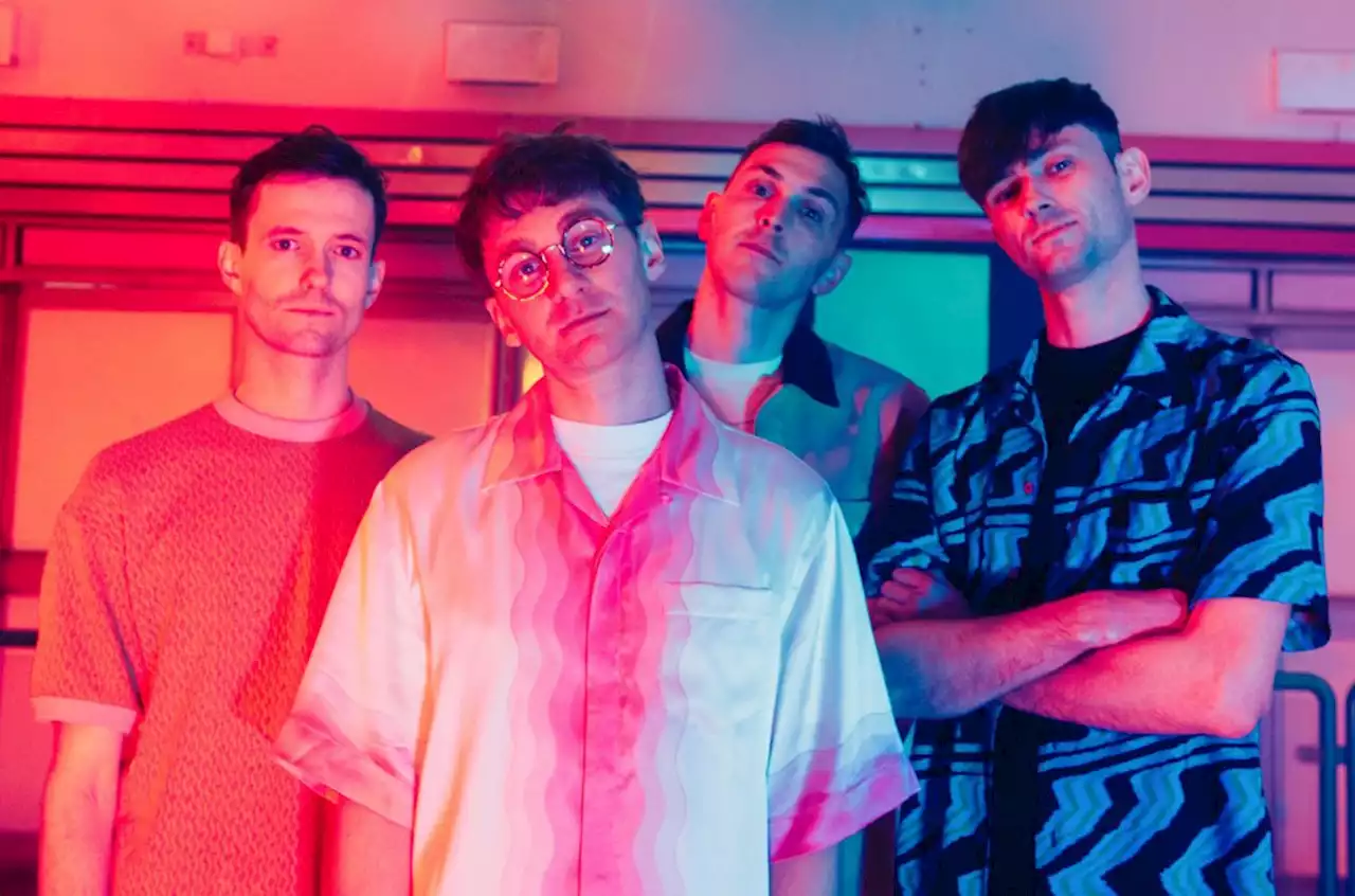 Glass Animals’ ‘Heat Waves’ Sizzles Atop Both Billboard Global Charts