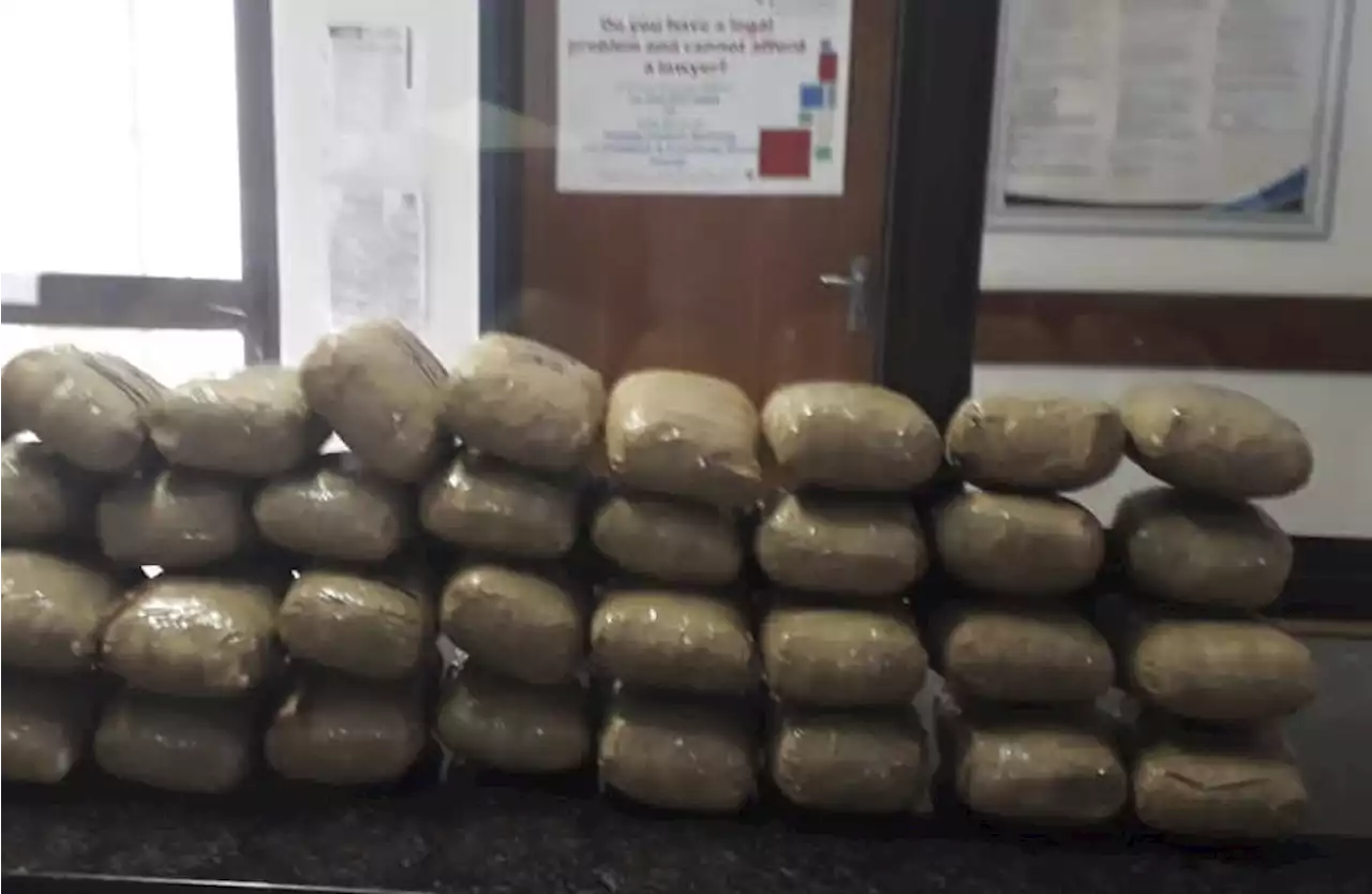 Police seize a large drug shipment heading from Johannesburg to Cape Town