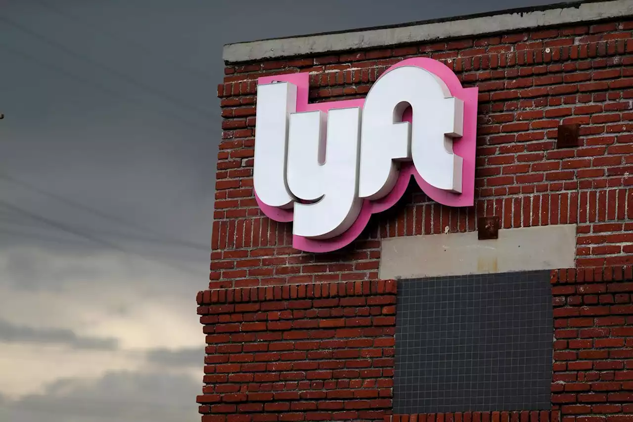 Lyft follows Uber in adding temporary fuel surcharge | Engadget