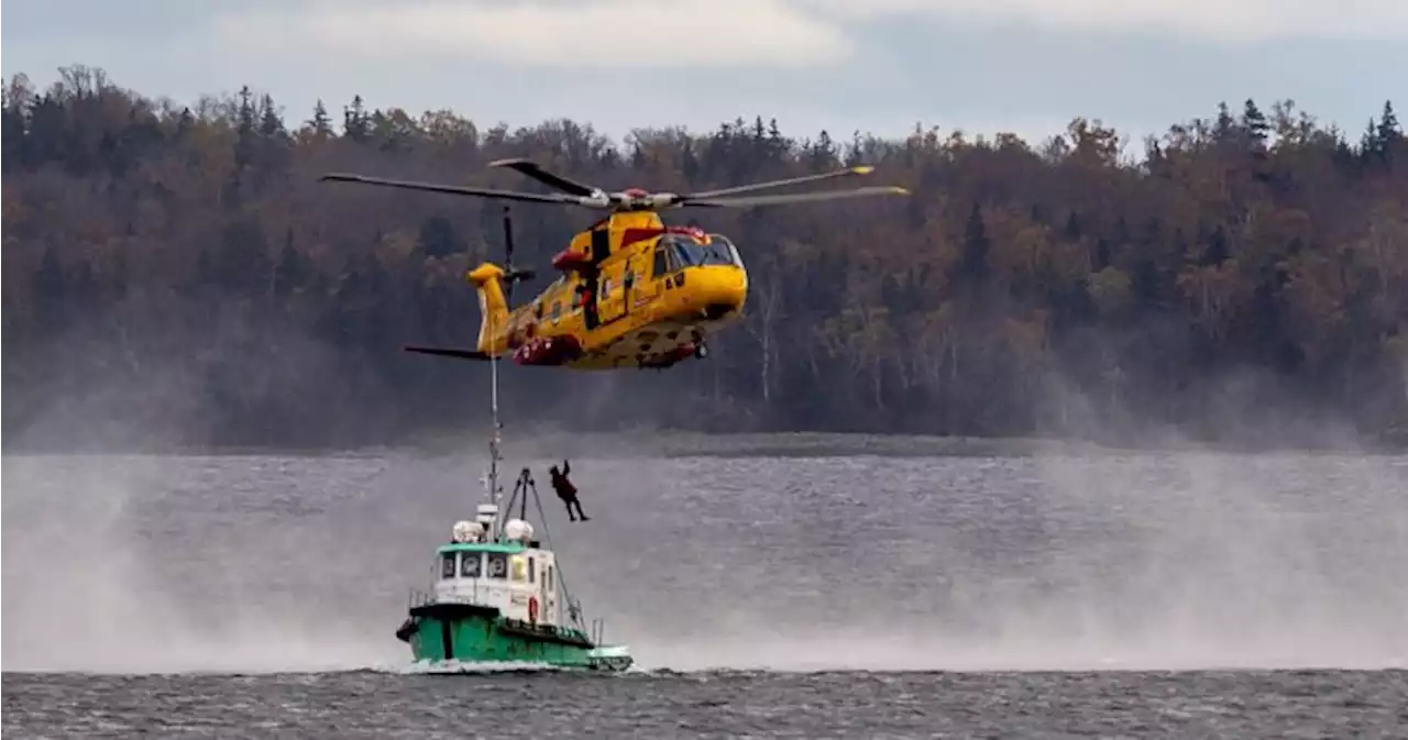 No word on cause of rescue mishap that left man in water for hours off Nova Scotia - Halifax | Globalnews.ca