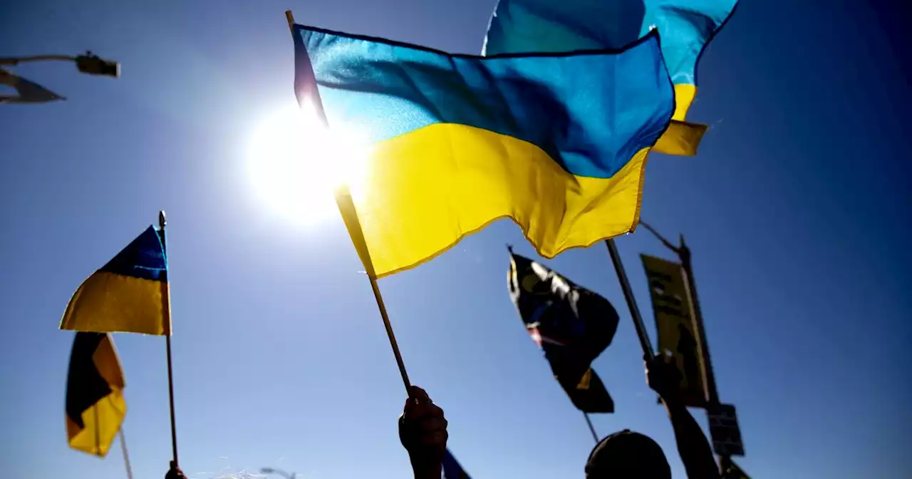 Hundreds Gather In Santa Monica To Support Ukraine, Demand U.S. No-Fly Zone