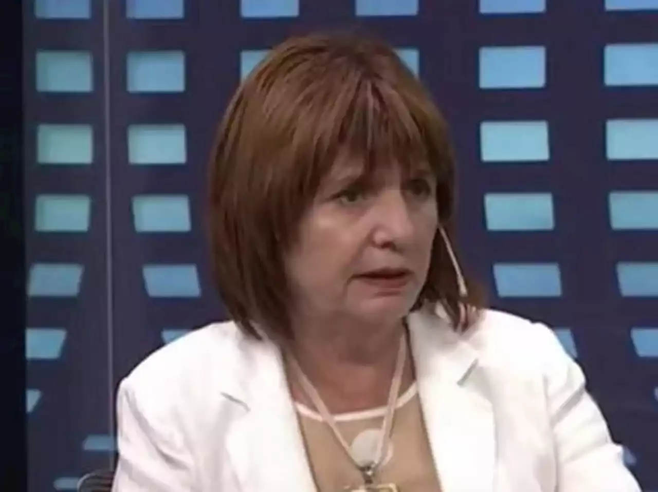 Patricia Bullrich criticó a Cristina Kirchner tras el ataque a su despacho: “Tienen las manos llenas de piedras”