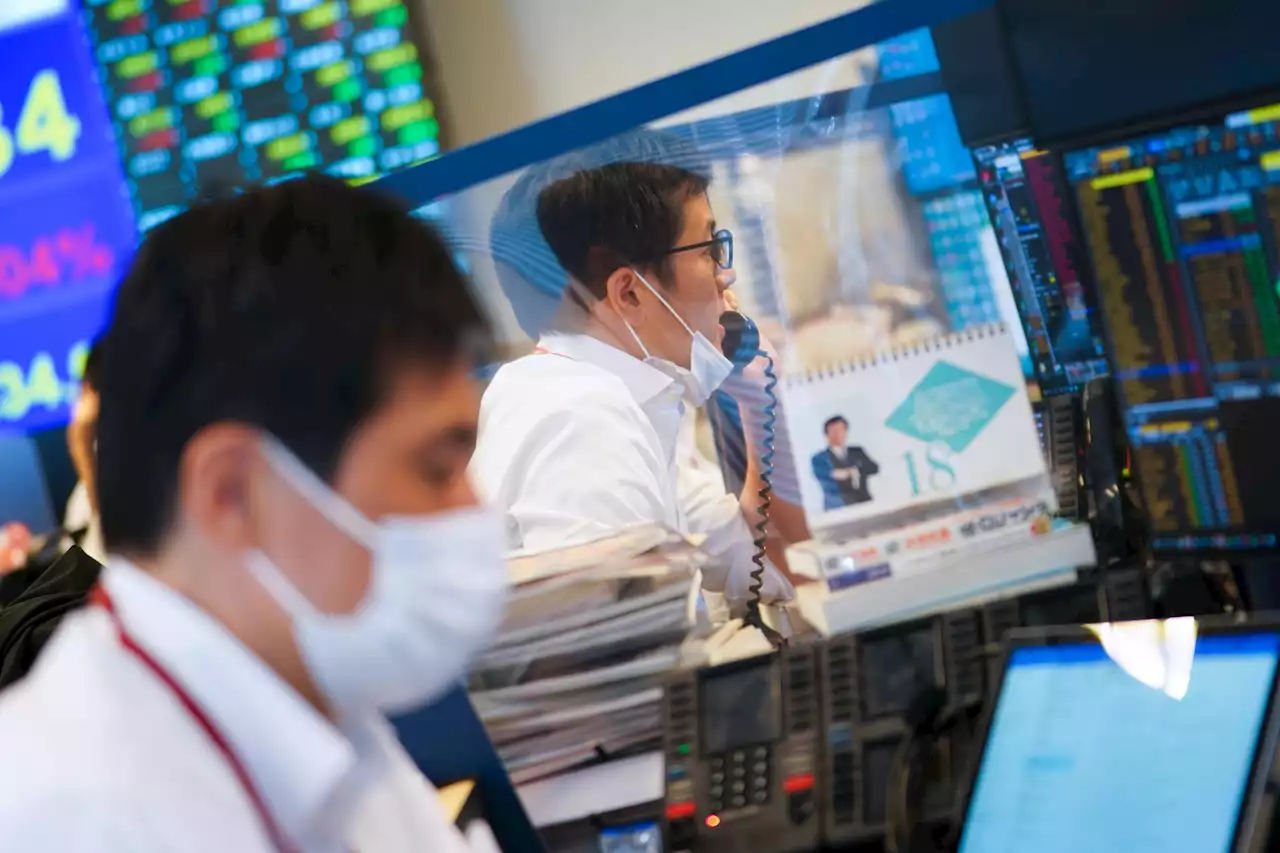 Asia-Pacific Stocks Mixed as Investors Watch Covid Wave in China; Oil Prices Decline