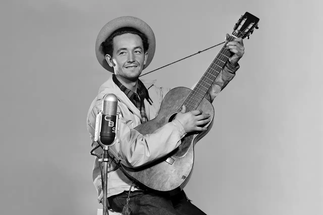 New Woody Guthrie Exhibit Shuns Spotify Over Joe Rogan Podcast