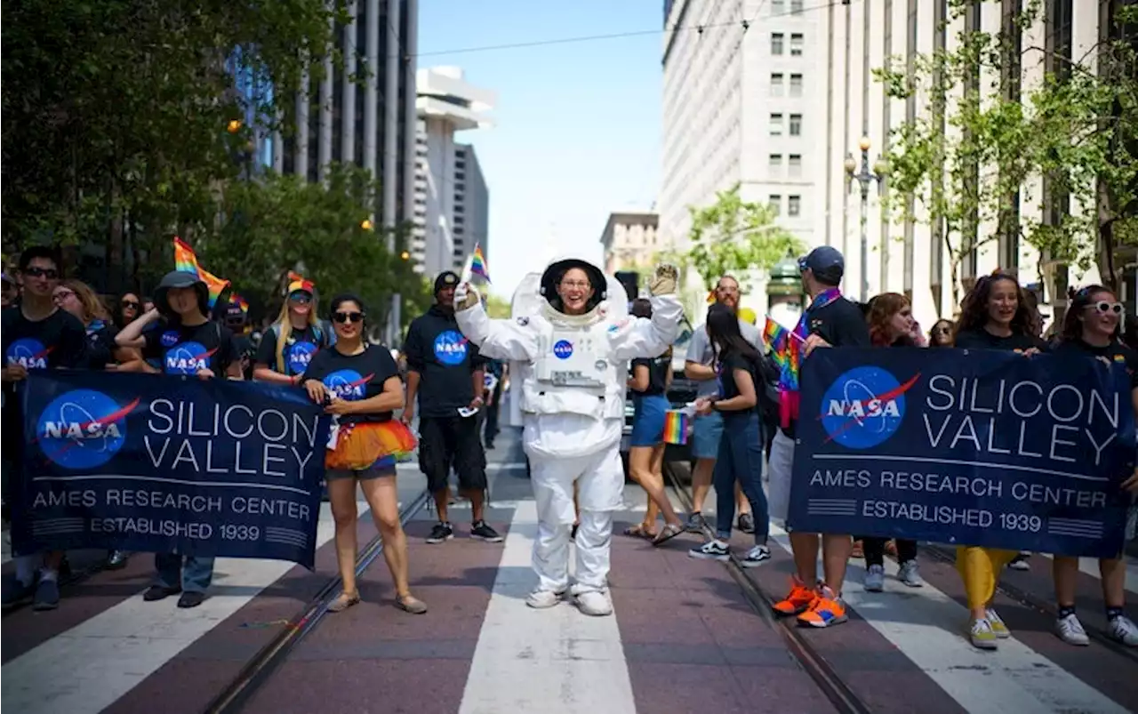 NASA Criticized for Ending Pronoun Project