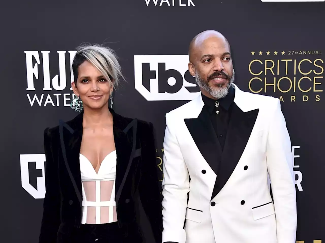 Halle Berry & Van Hunt Showed Off Perfectly Coordinated Looks on the Critics Choice Red Carpet