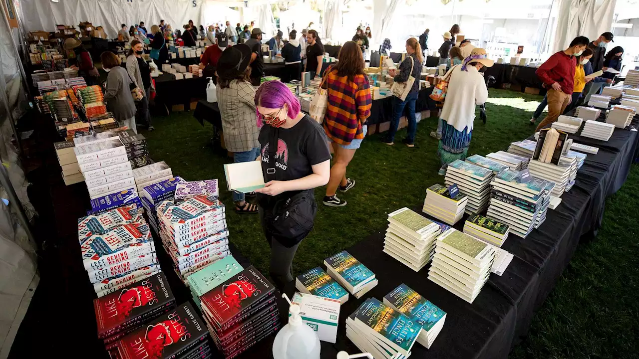 Tucson Festival of Books draws in large crowds after two-year hiatus