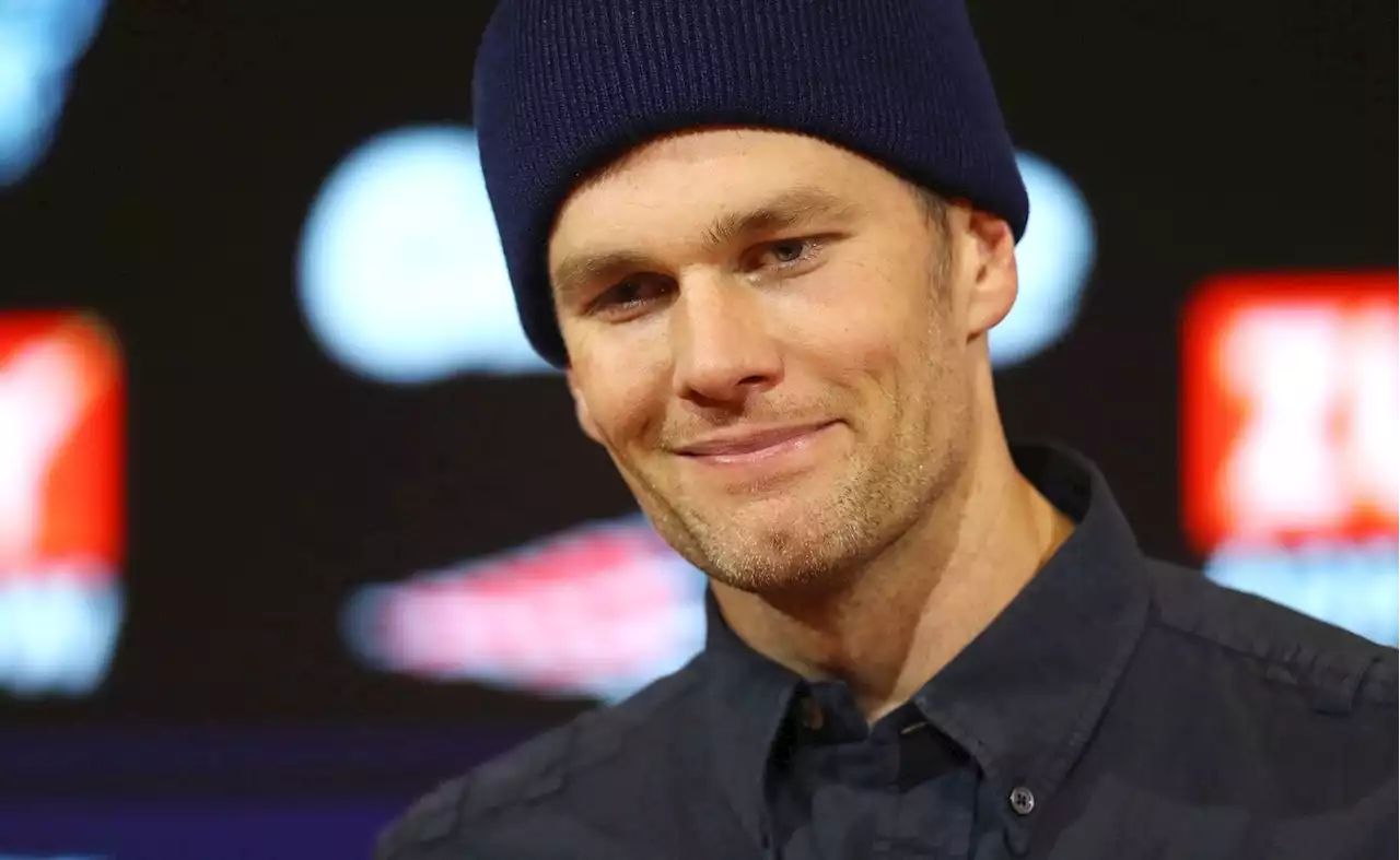 Tom Brady changes course, announces he will return to Buccaneers for 2022 NFL season