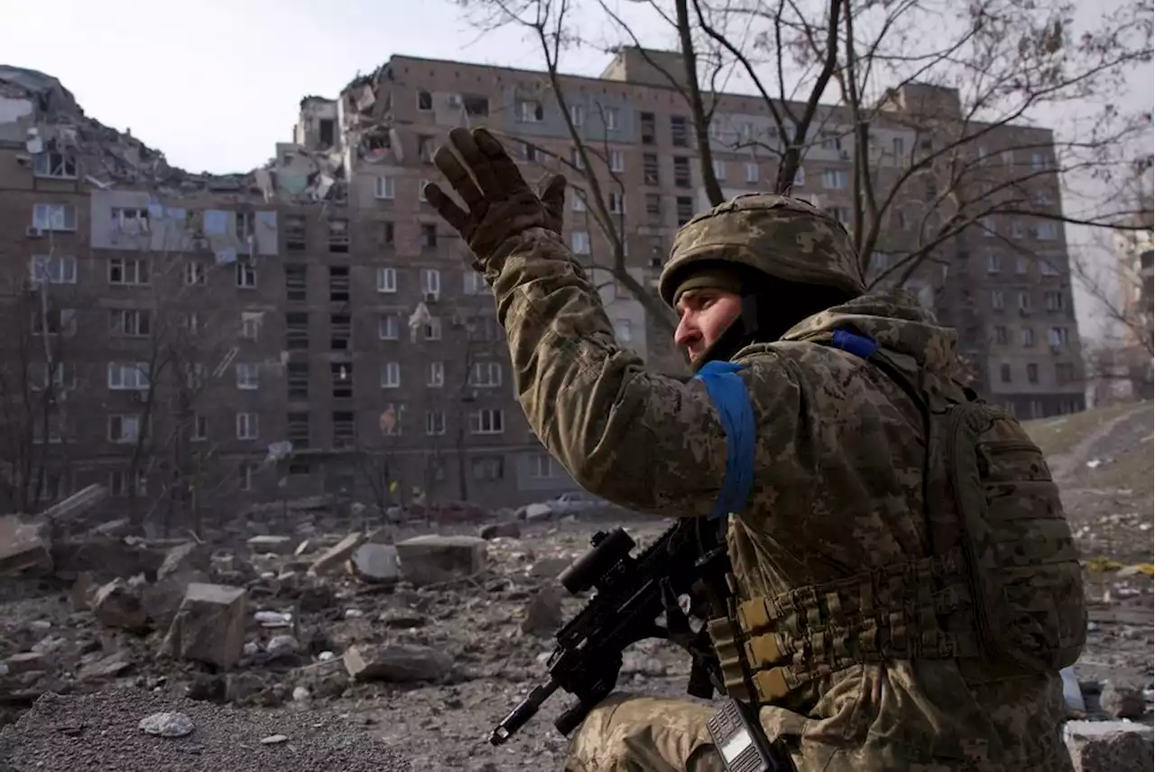 Russia keeps up attacks in Ukraine as two sides hold talks