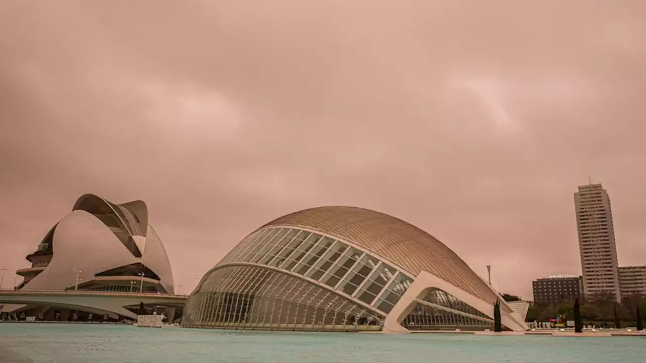 Red-orange Sahara dust coats Spain, makes it hard to breathe