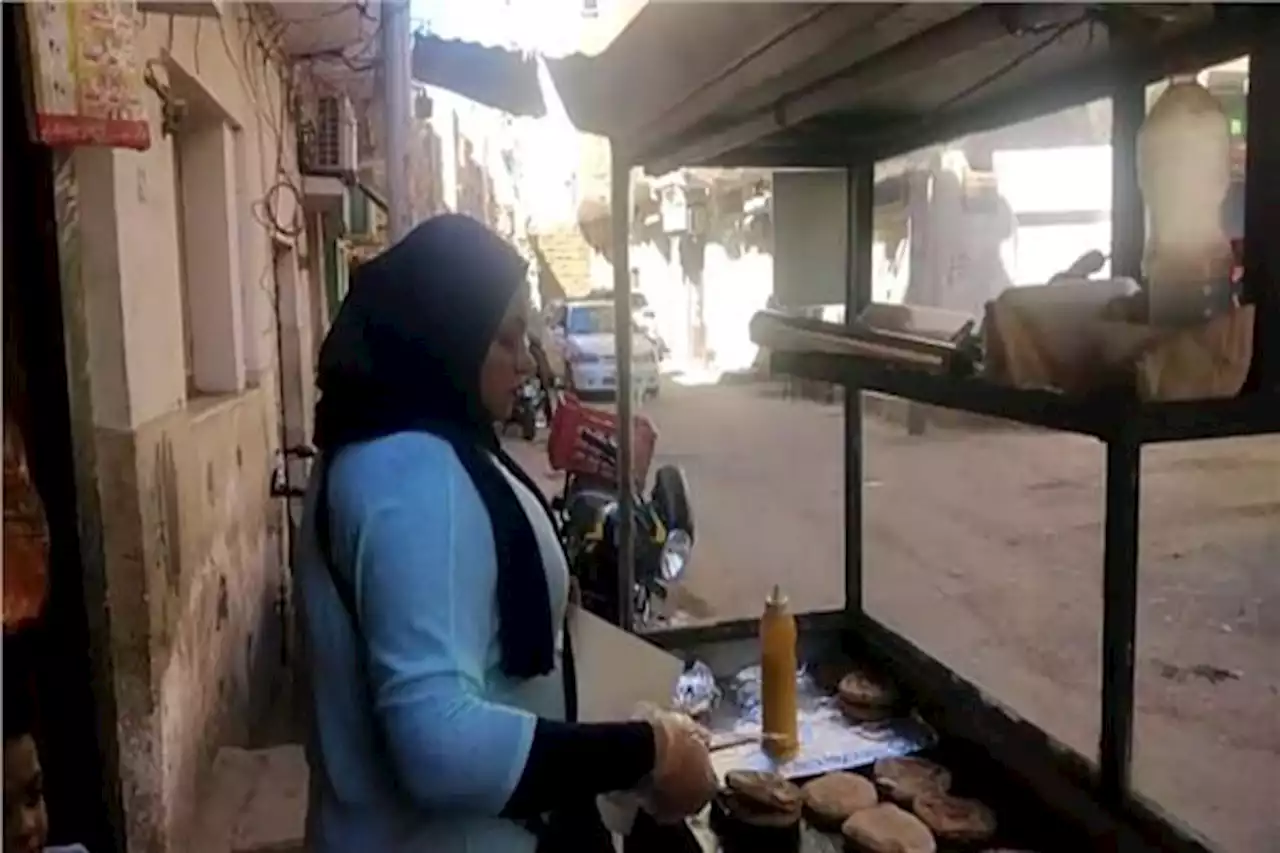 حكايات| أولادي وزوجي أولا.. «ندى» تتحدى صعوبات الحياة بـ«الحواوشي والكبدة»