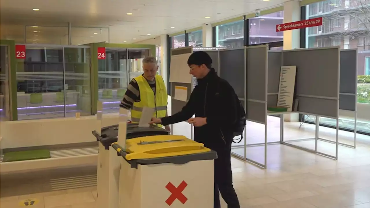 Kiezers naar de stembus op dag twee van de verkiezingen: 'Hoop op meer woningen voor jongelui'